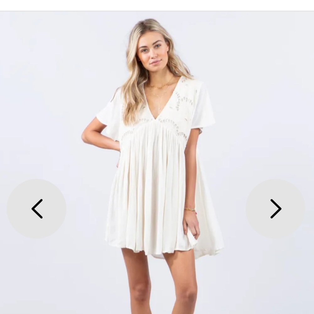Rip Curl Off-white beautiful flowy cotton summer shorts sleeve dress. Sz M